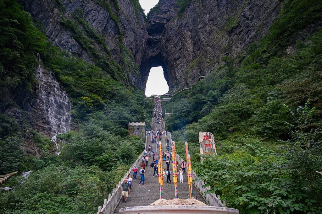 Tianmen Mountain cable car in Zhangjiajie, one of the world\'s longest at 7,455 meters
