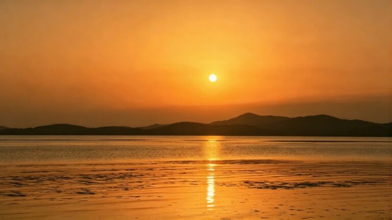 Taihu Dongshan Hike & Lakeside Sunset