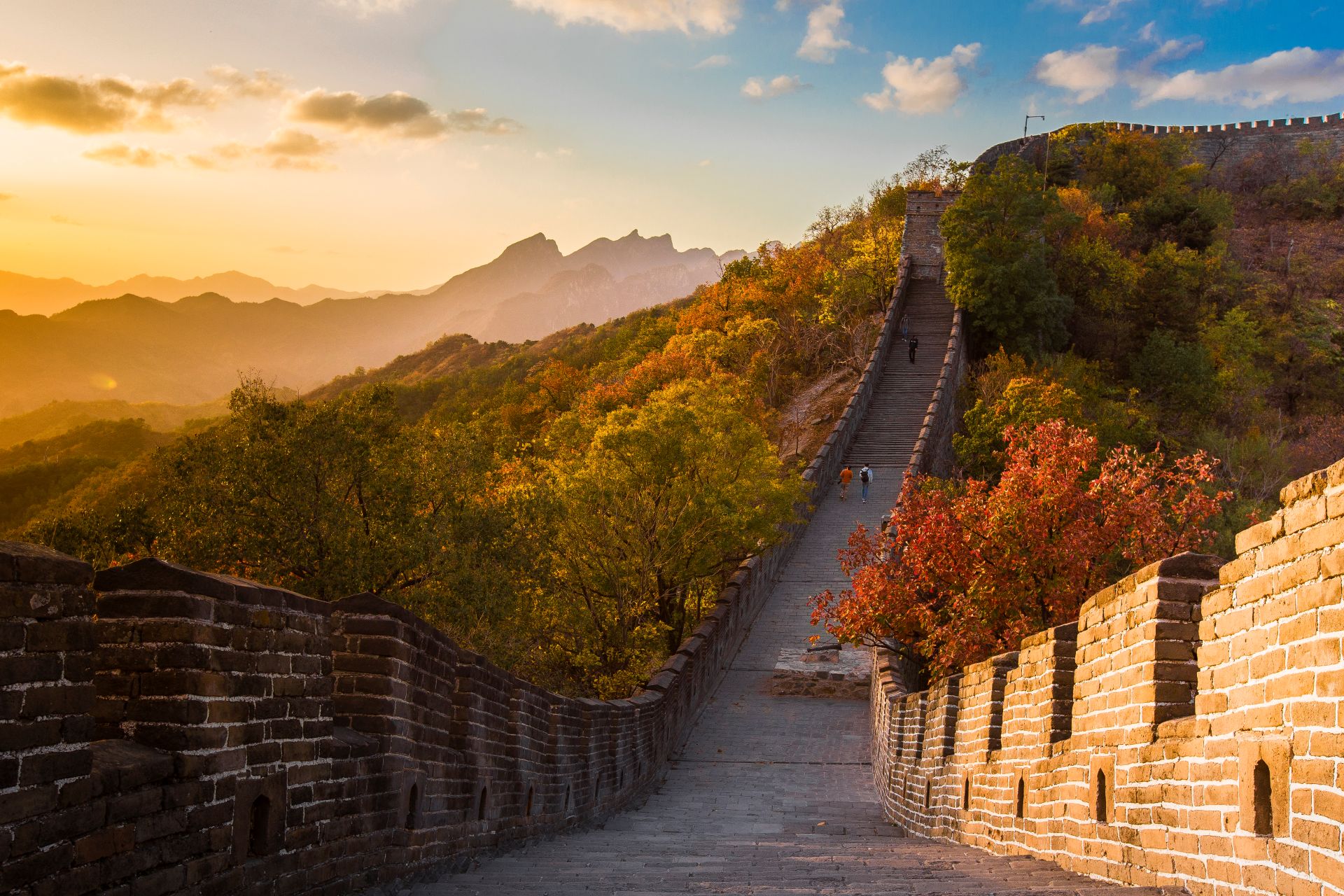 Great Wall travel guide - panoramic view of Great Wall sections from Beijing