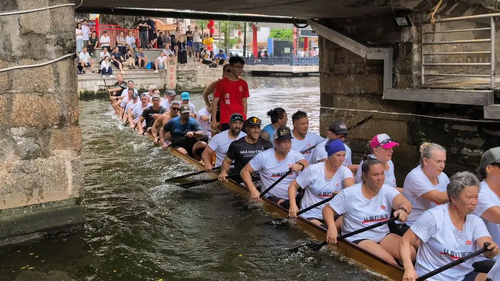 Dragon boat racing Foshan - Diejiao village waterway drift