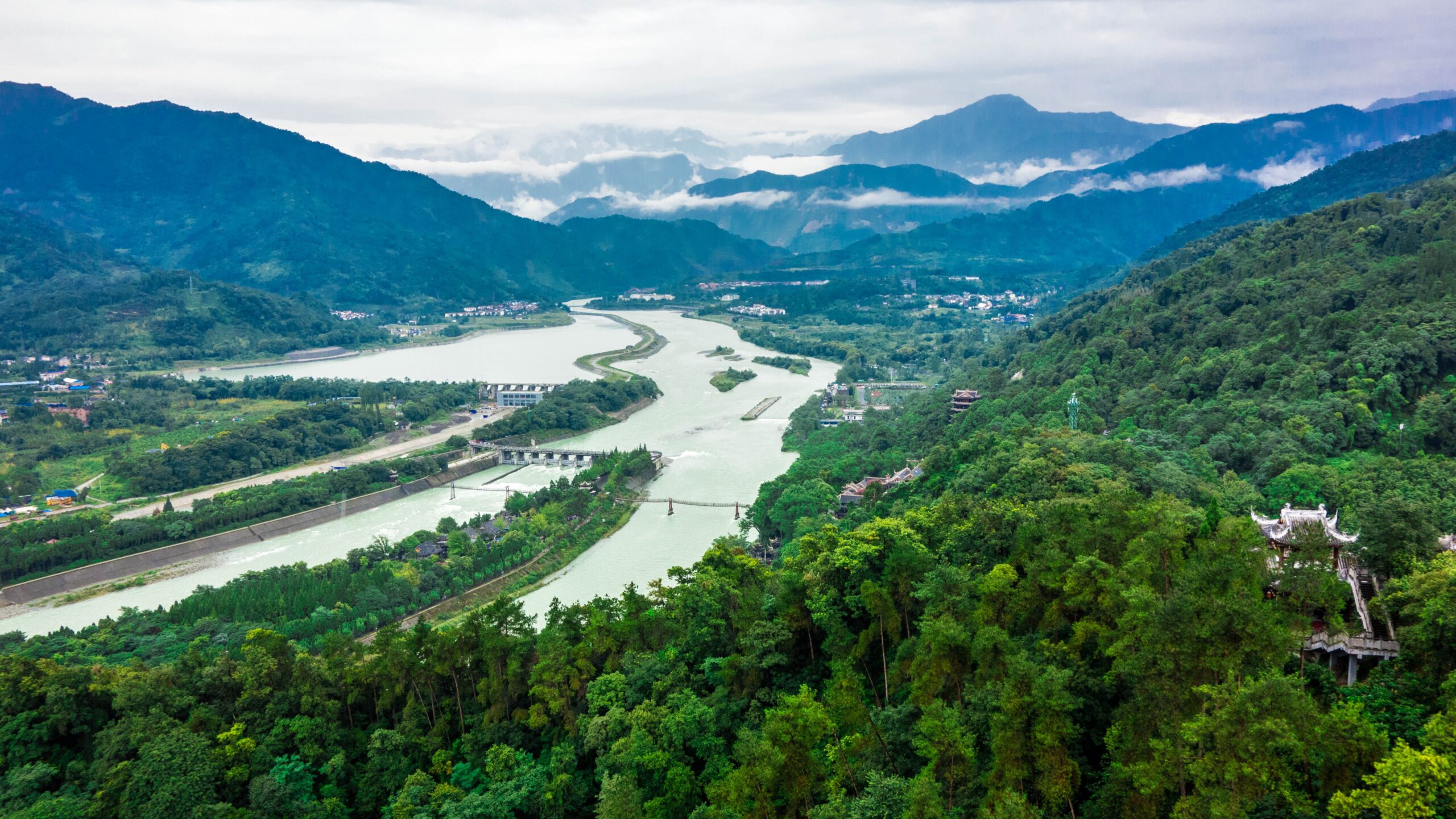 Dujiangyan & Mount Qingcheng Day Tour
