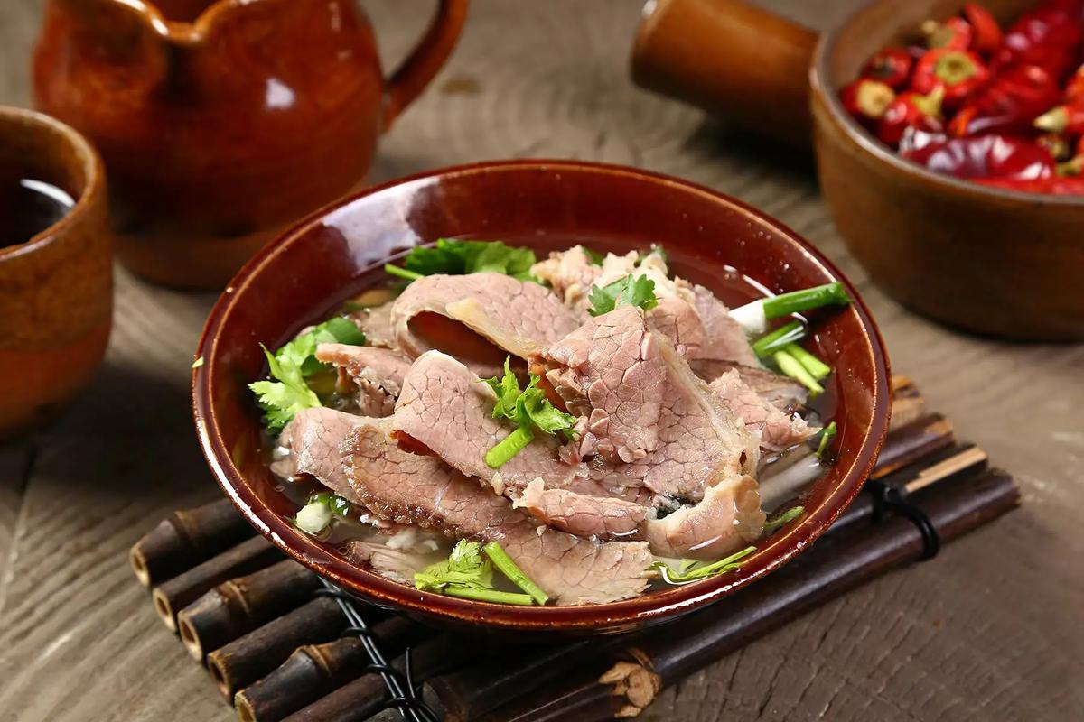 Qiaojiao beef hot pot, a famous local Sichuan specialty dish from Leshan