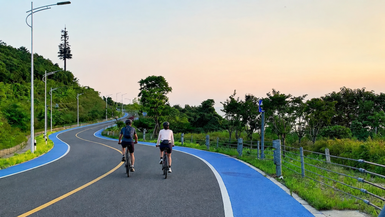 Suzhou Taihu Lake Cycling Tour